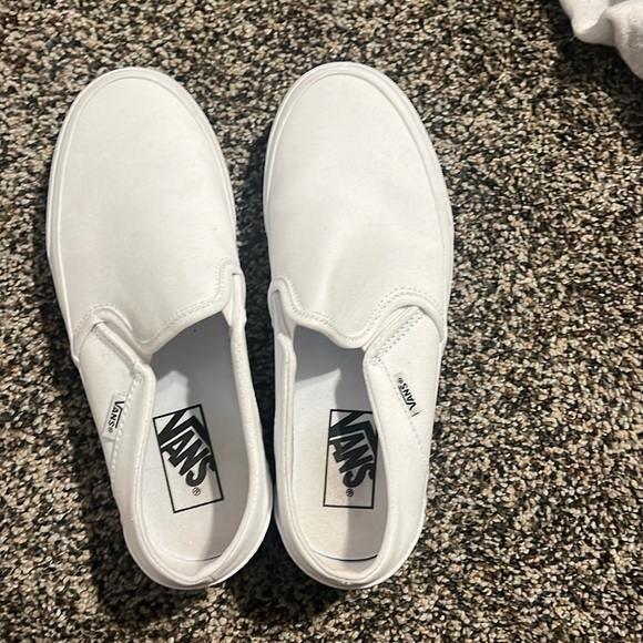 Women US size 7 all white vans. Super comfy!!!! - Picture 1 of 4
